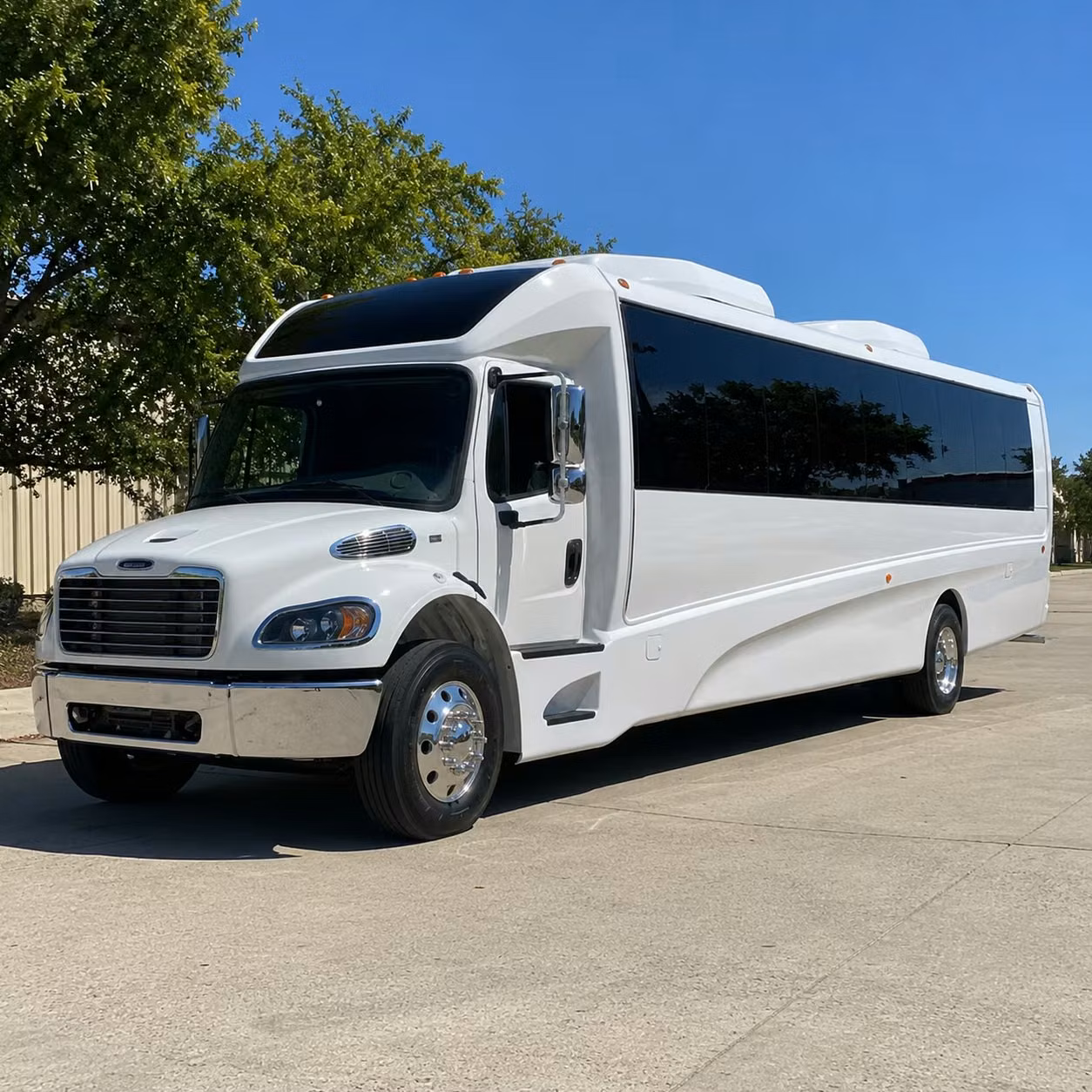 minibus rentals in west des moines keep smaller prom groups together