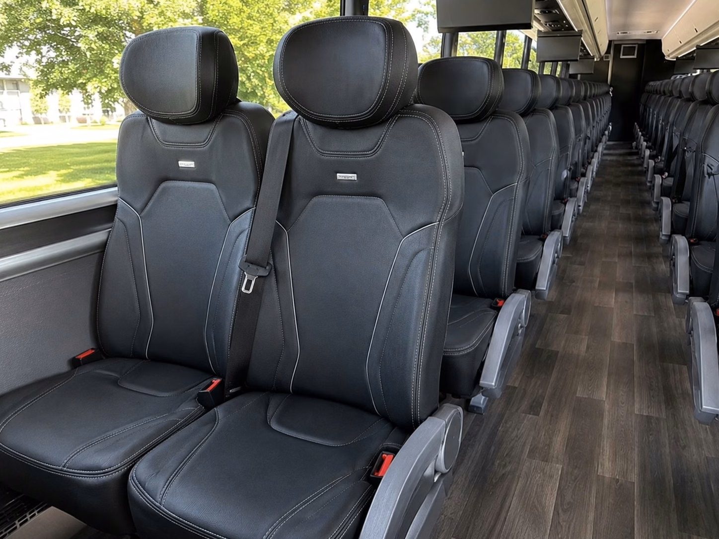 move your reception guests smoothly between venues across the des moines metro