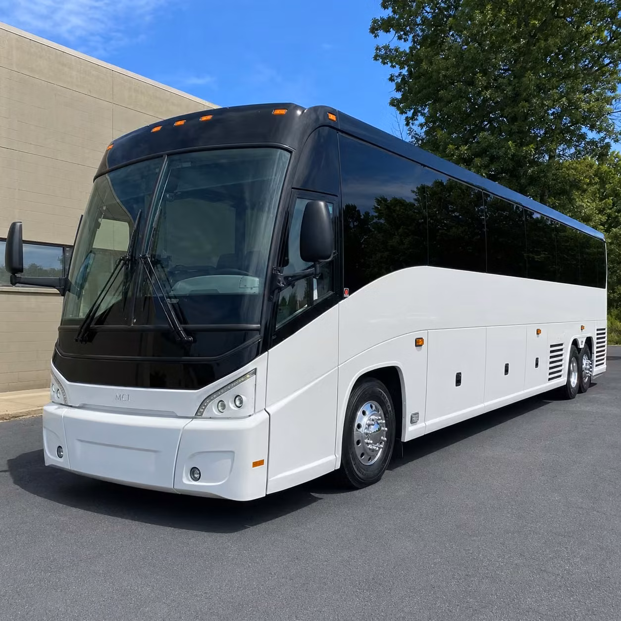 sports teams and fan groups in west des moines trust westdesmoinescoachbusservice com for long distance bus rentals