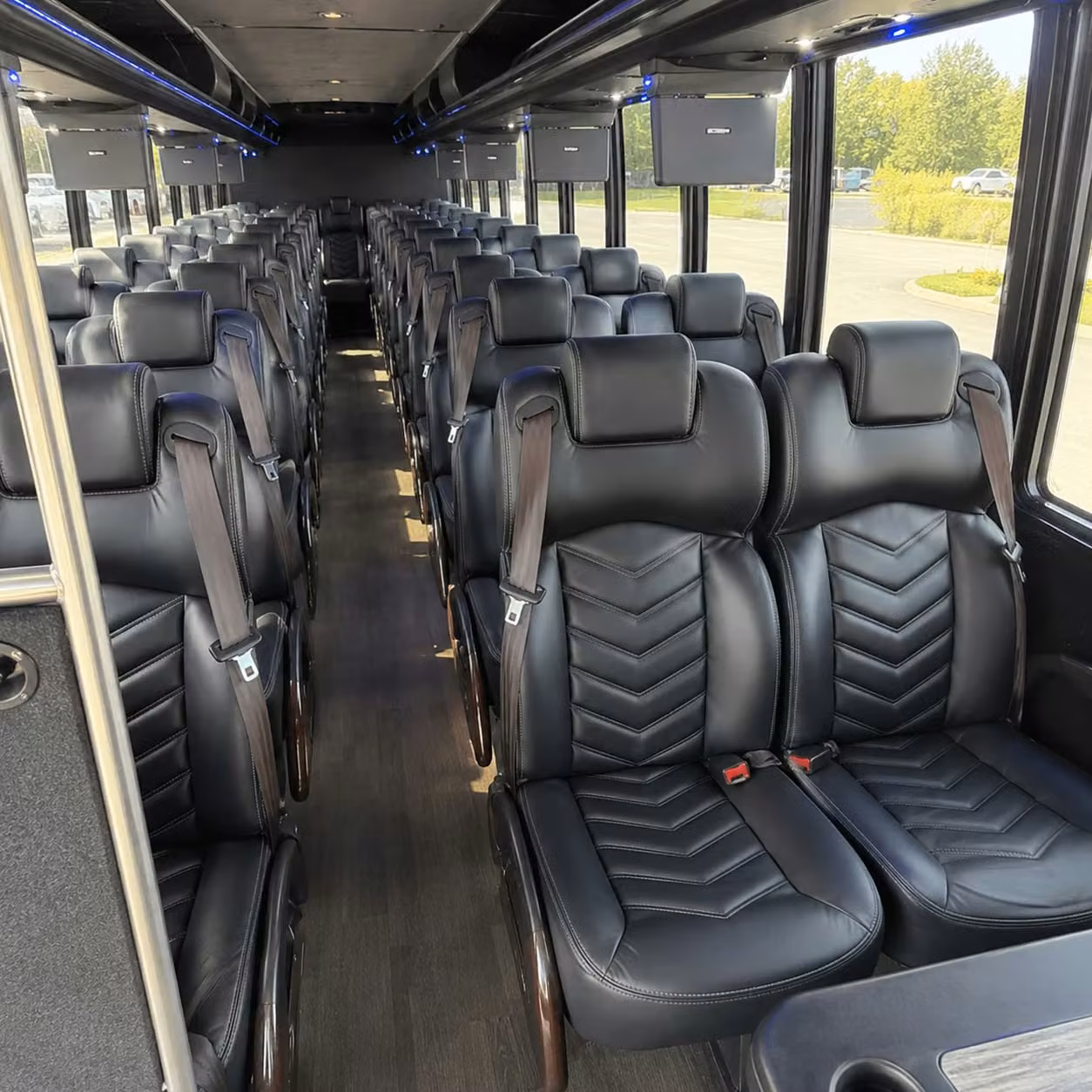 west des moines 25 passenger minibus rental