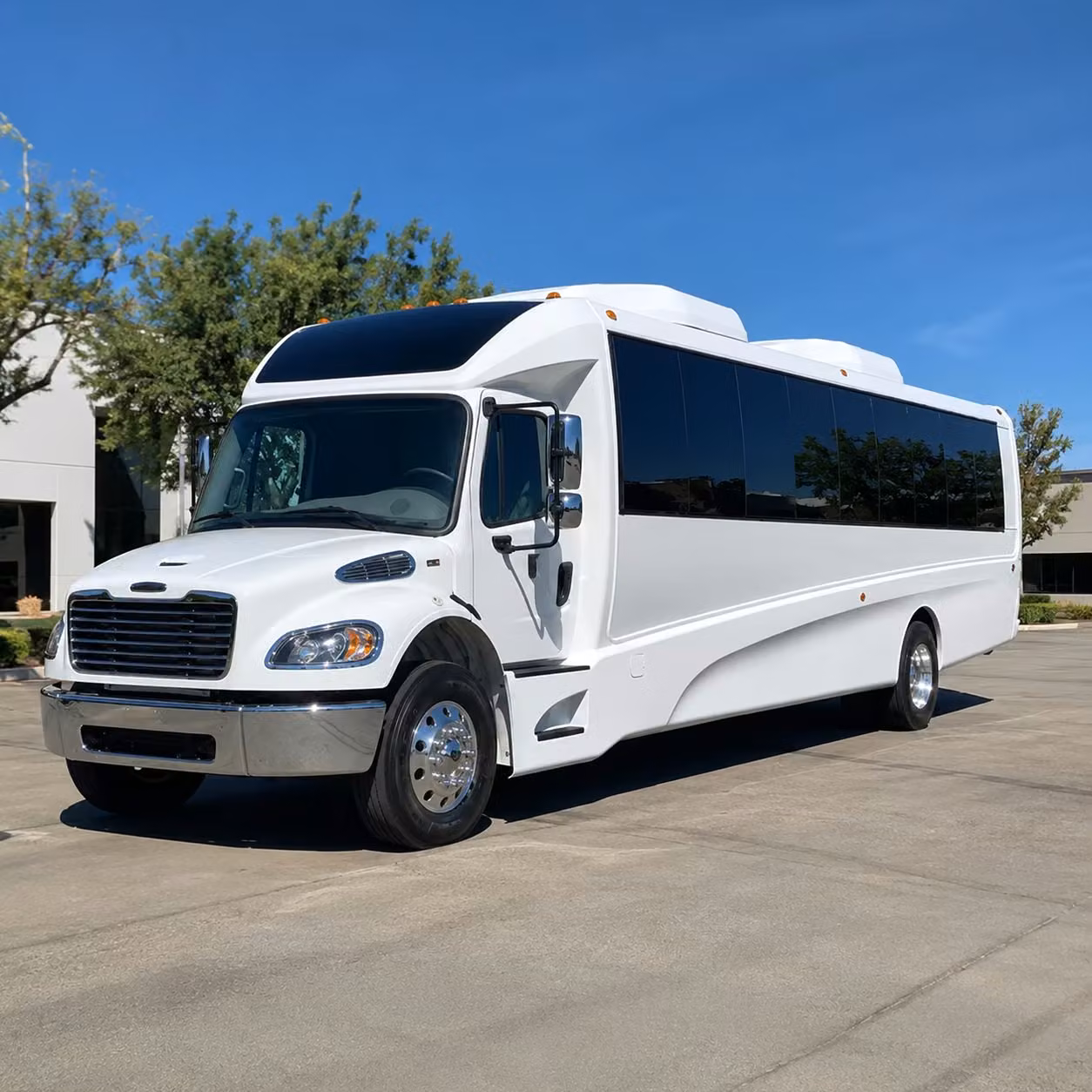 west des moines 28 passenger minibus rental
