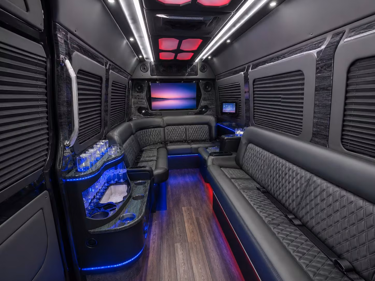 when west des moines employers need airport transfers and out of town team travel westdesmoinescoachbusservice com delivers